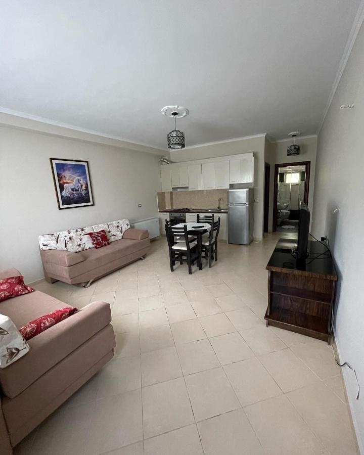 Vila Florika Hotel Borsh Buitenkant foto