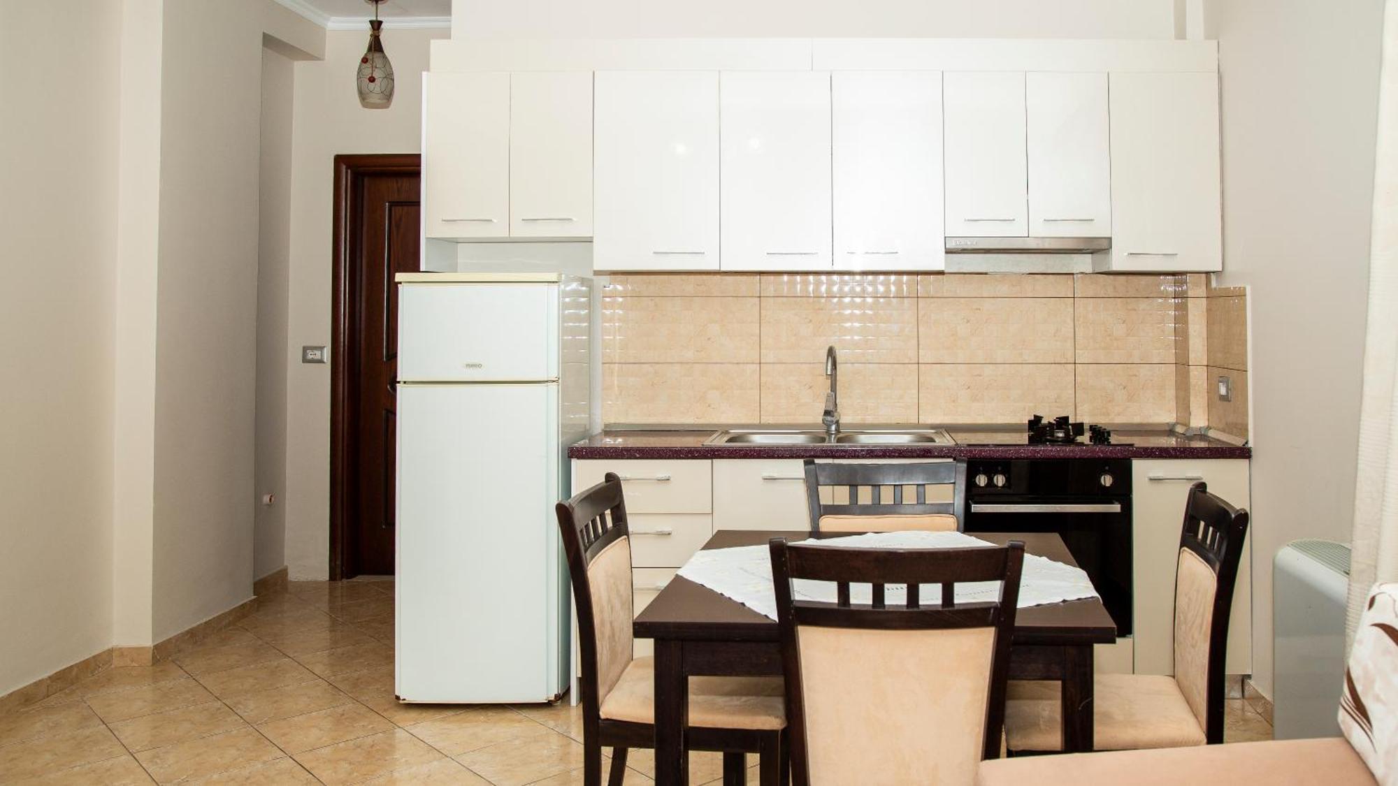 Vila Florika Hotel Borsh Buitenkant foto