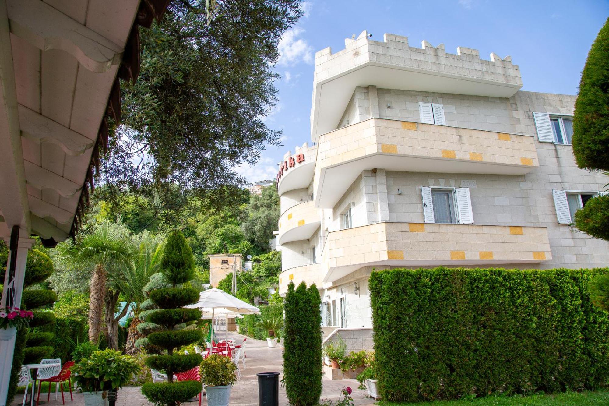 Vila Florika Hotel Borsh Buitenkant foto