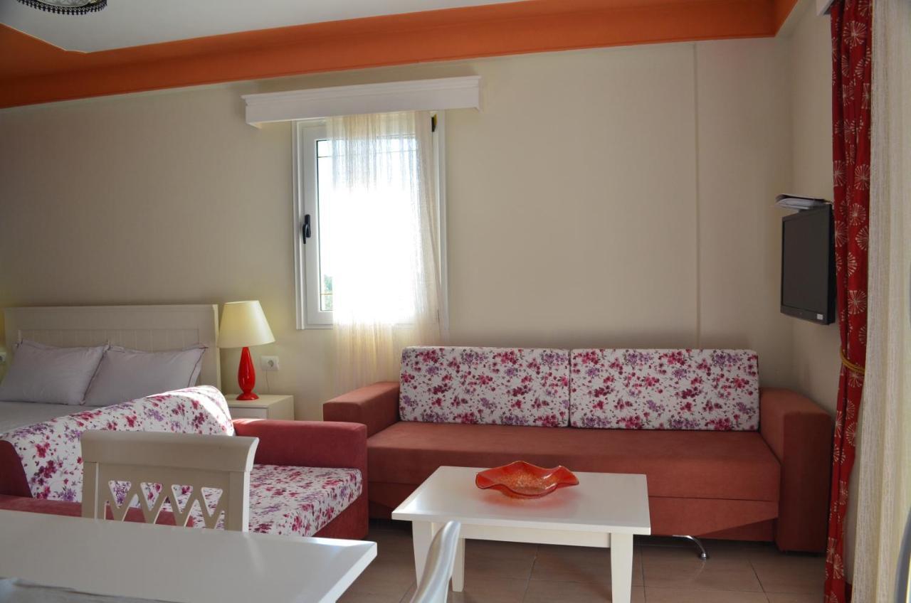 Vila Florika Hotel Borsh Buitenkant foto