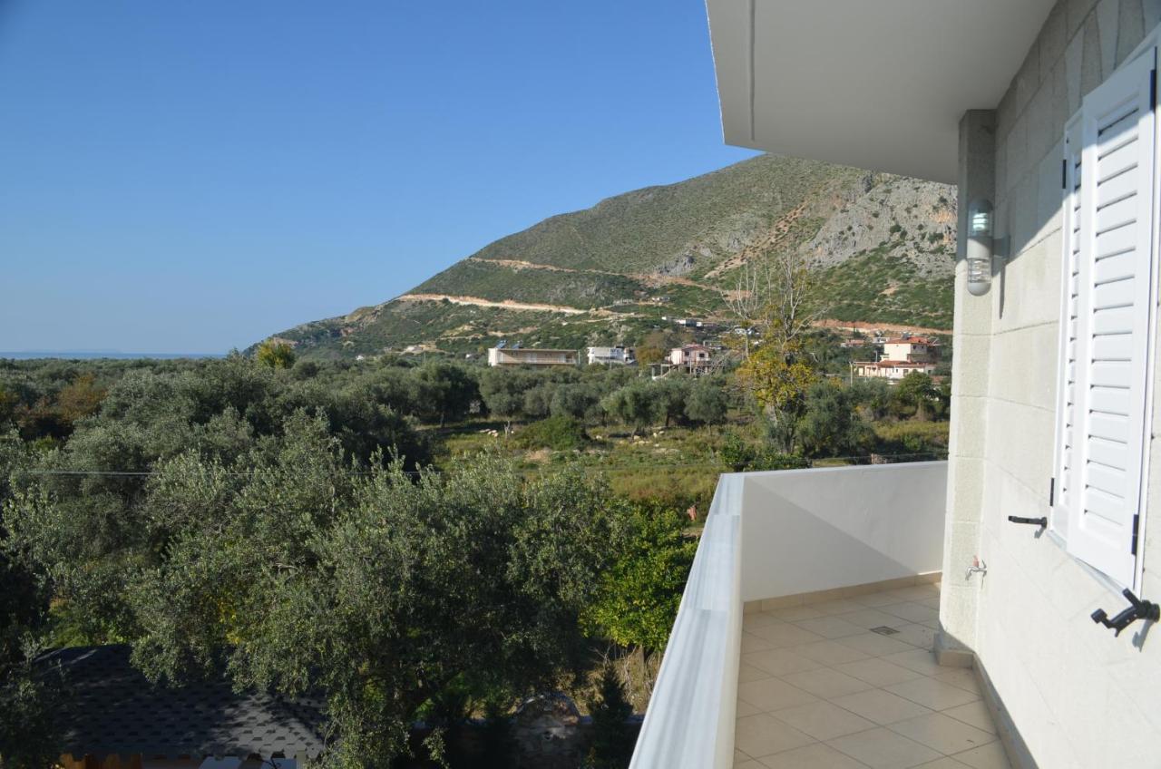 Vila Florika Hotel Borsh Buitenkant foto